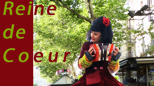 Échassier, la Reine de Cœur, animation sur échasses pour vos évènements.